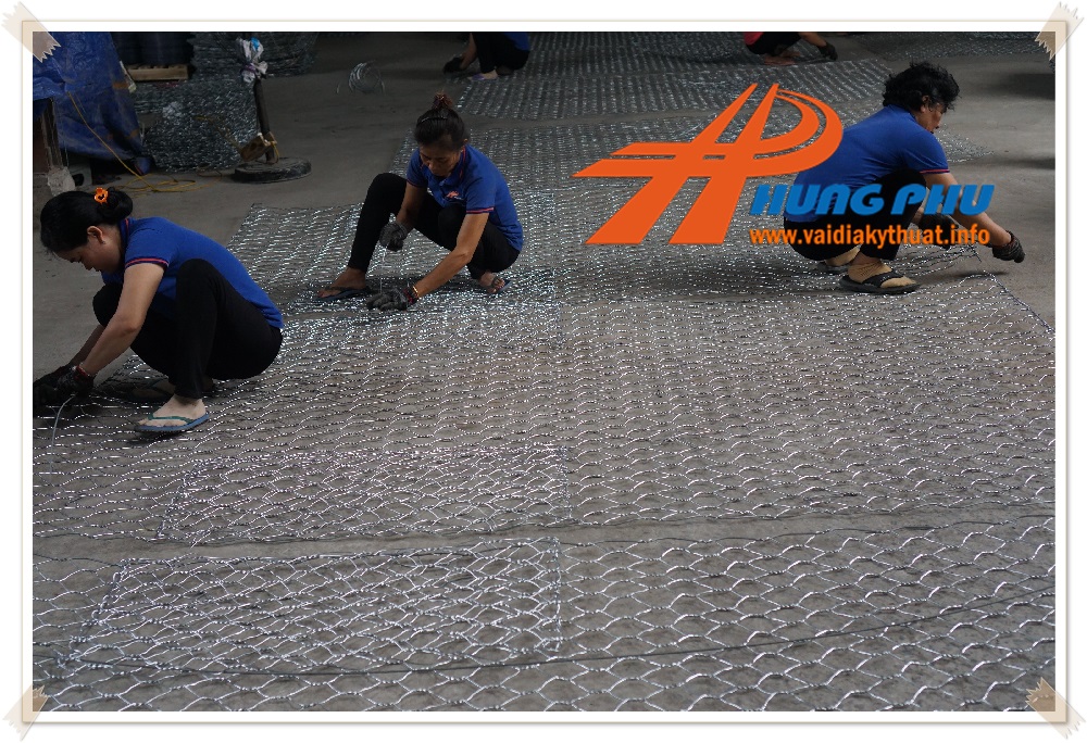 Rọ đá mạ kẽm và công trình tường chắn bảo vệ đường quốc lộ 27 - Đèo KrongPha 41 Rọ đá mạ kẽm và công trình tường chắn bảo vệ đường quốc lộ 27 - Đèo KrongPha