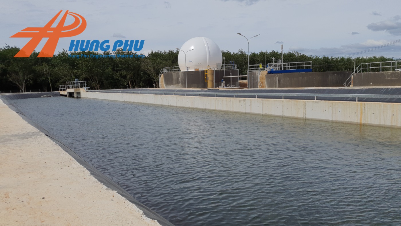 Thi công hàn màng HDPE - Dự án Trại heo thịt 20ha Công ty Chăn nuôi New Hope Bình Phước 90 Thi công hàn màng HDPE