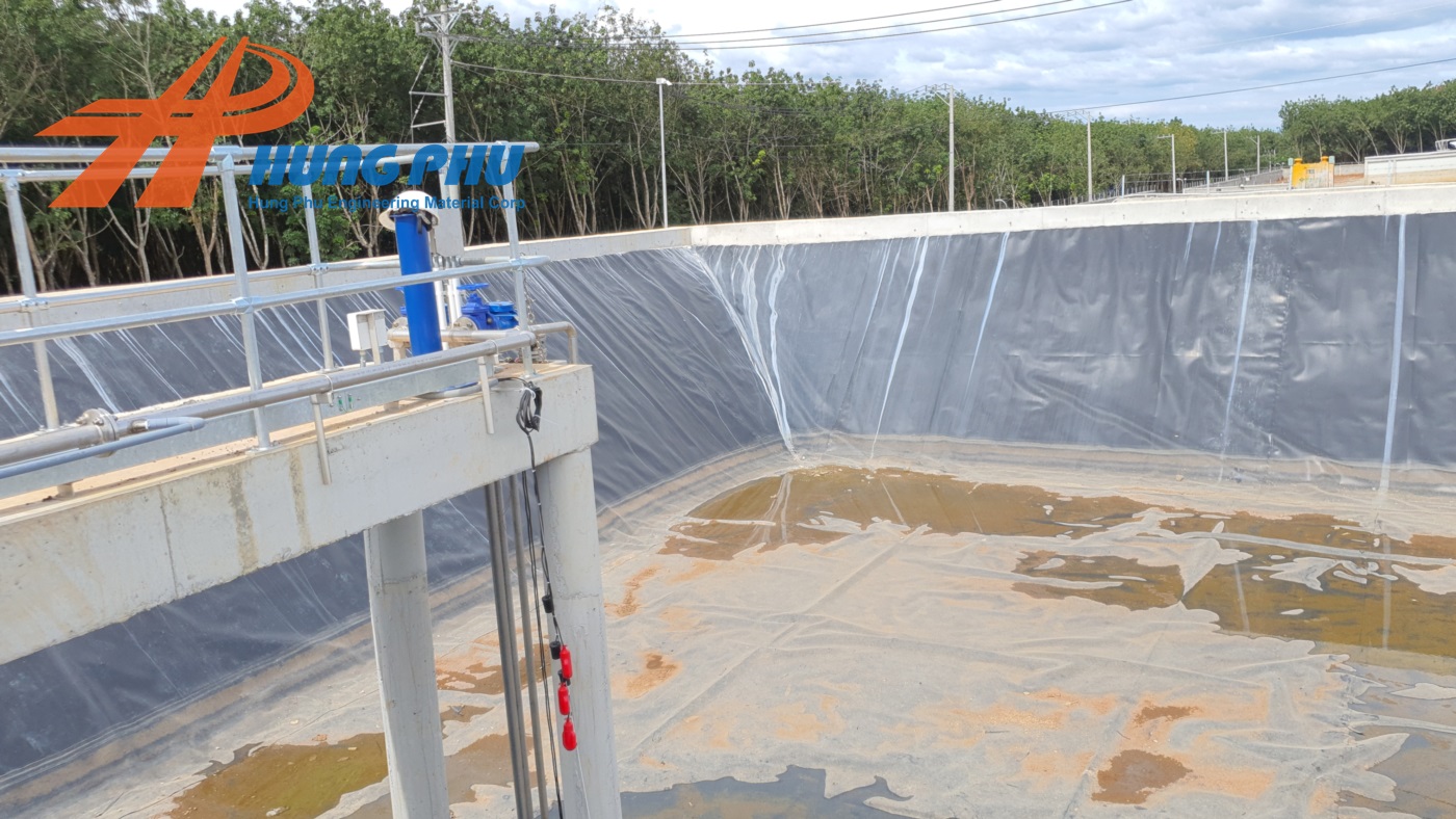 Thi công hàn màng HDPE - Dự án Trại heo thịt 20ha Công ty Chăn nuôi New Hope Bình Phước 89 Thi công hàn màng HDPE