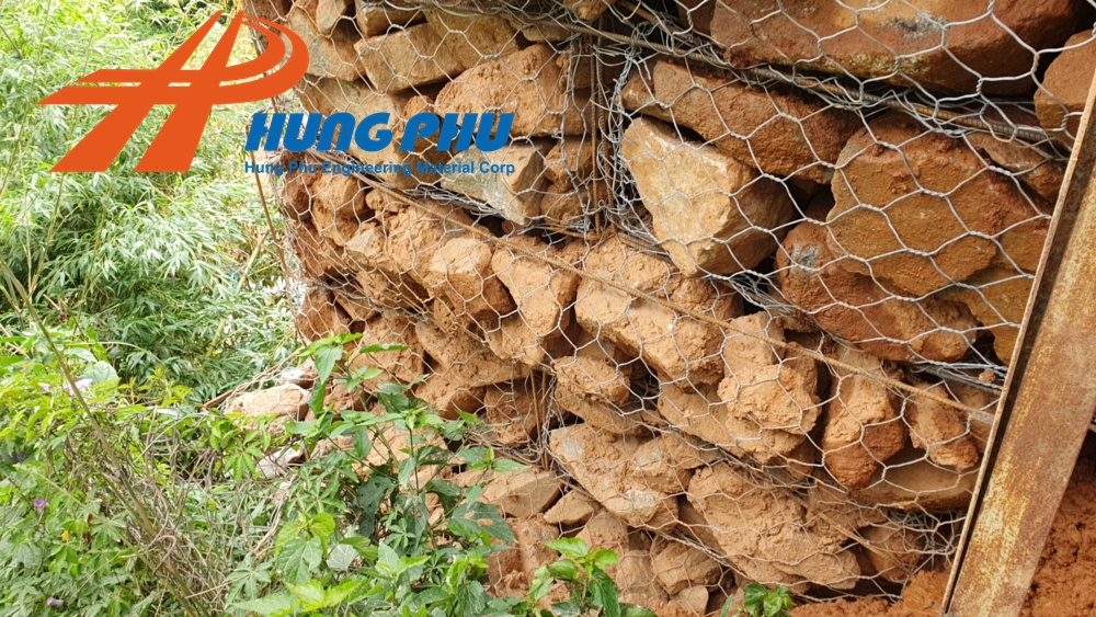 Thiết kế tường chắn trọng lực phổ biến với rọ đá hộc 63 xây dựng tường chắn trọng lực