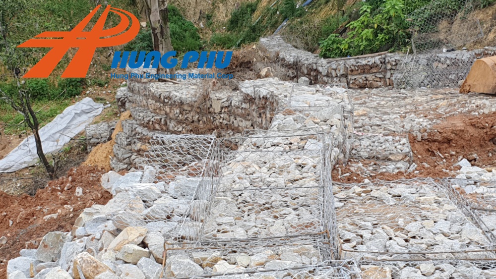 Thiết kế tường chắn trọng lực phổ biến với rọ đá hộc 62 xây dựng tường chắn trọng lực