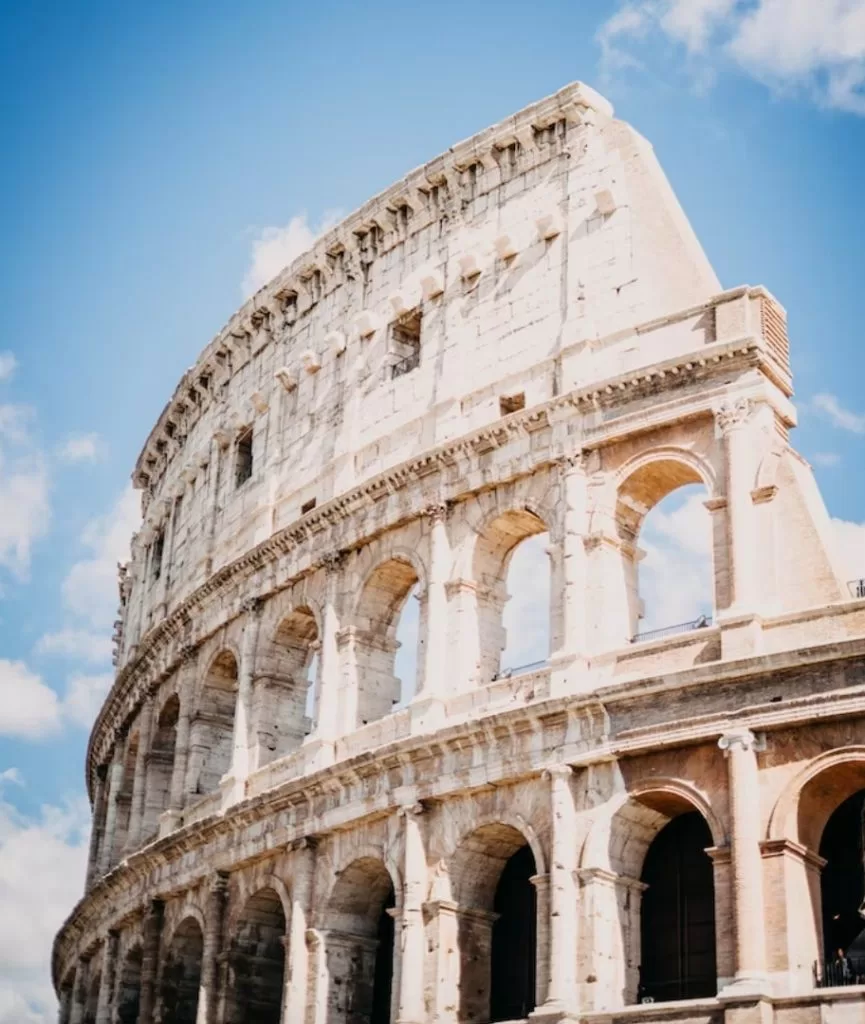 Phong cách kiến trúc cổ điển Tìm hiểu lịch sử và đặc điểm nổi bật 1 Phong cách kiến trúc cổ điển Tìm hiểu lịch sử và đặc điểm nổi bật