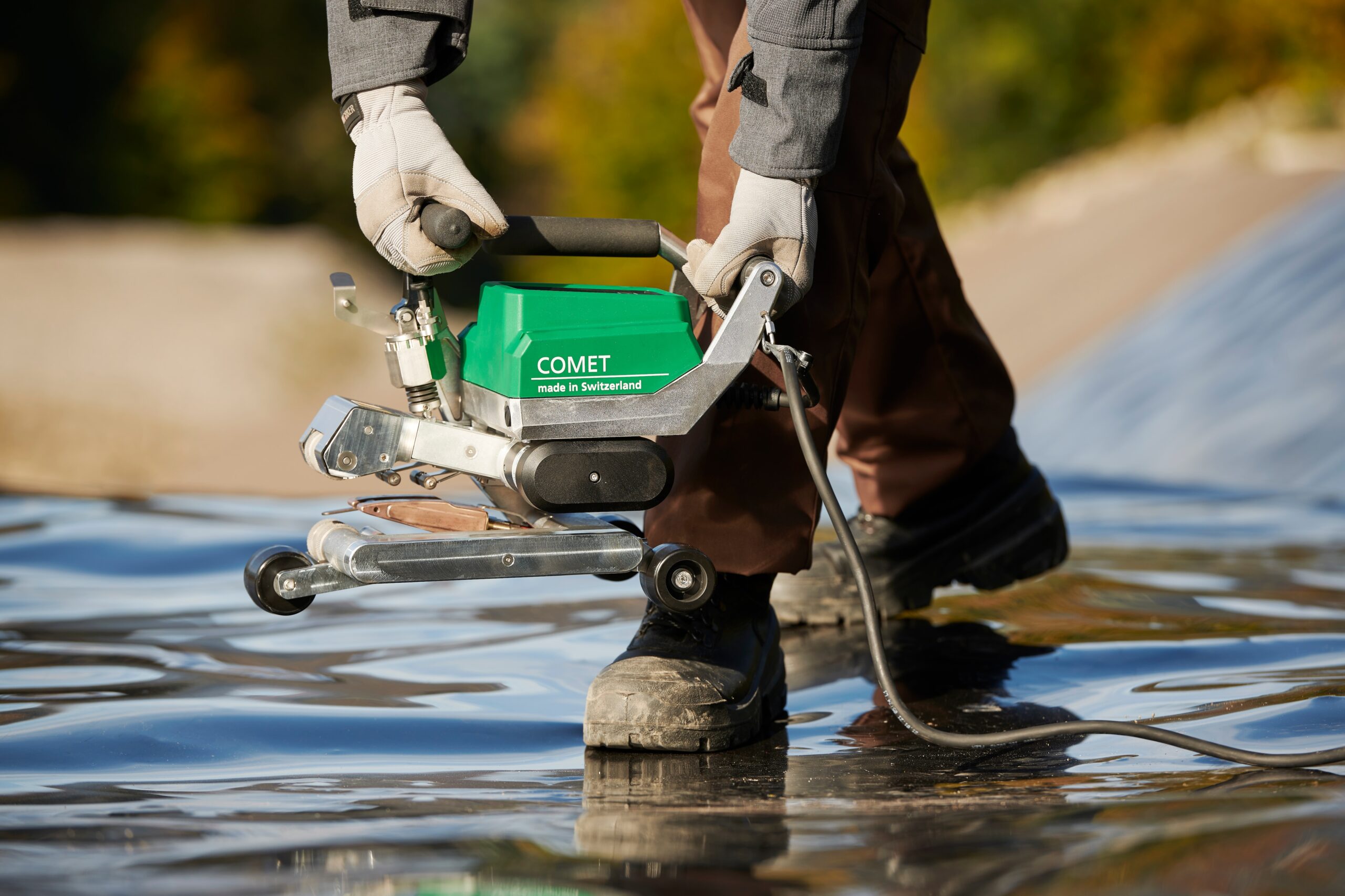 Máy hàn bạt HDPE COMET 700 - Những cải tiến tuyệt vời trong công nghệ hàn nhựa