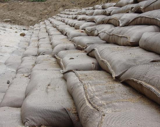 Túi địa kỹ thuật HPtex Geobag Hưng Phú trong giải pháp chống xói mòn và sạt lở đất