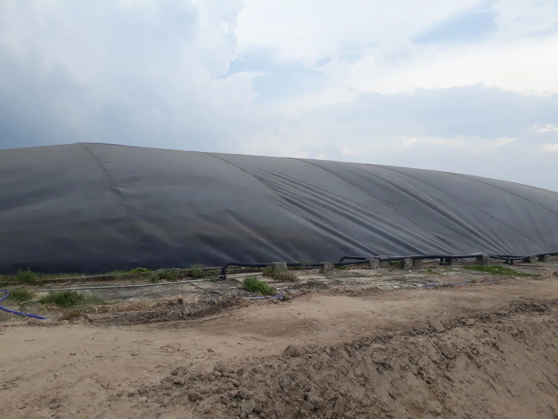 Hầm Biogas phủ bạt nhựa HDPE, giải pháp sáng tạo cho năng lượng tái tạo