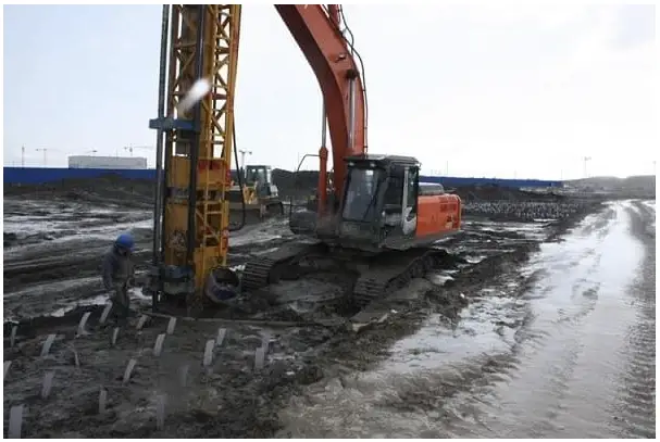 Máy Ép Cọc Bấc Thấm - Giải Pháp Hiện Đại Cho Nền Móng Kiên Cố