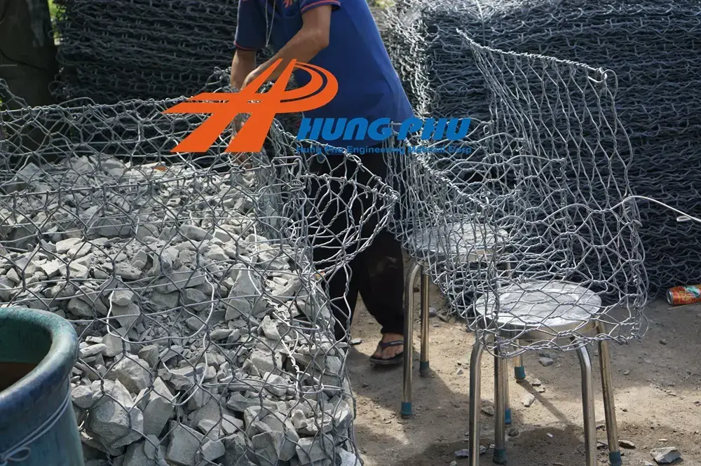 Giá rọ đá bọc nhựa PVC và thị trường Việt Nam hiện nay