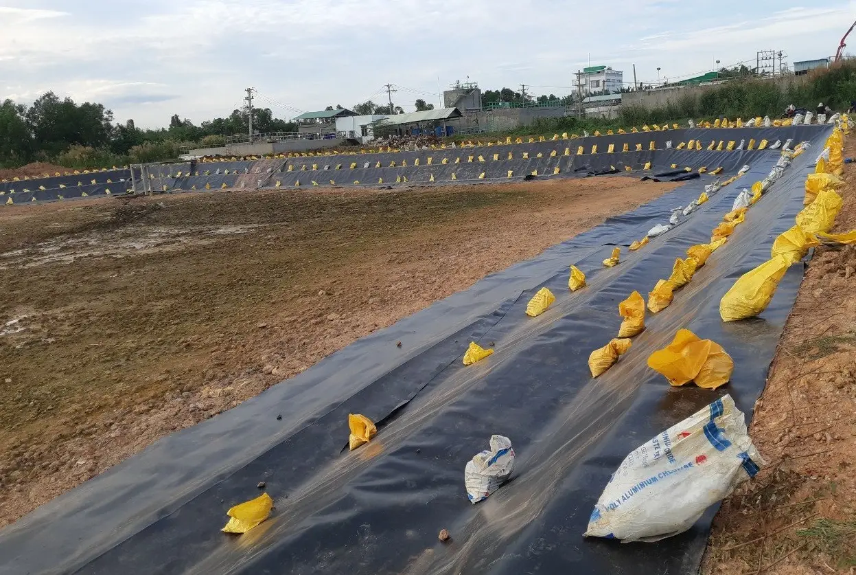 Màng chống thấm hdpe 1.0 mm và giải pháp xây dựng hồ chứa nước thải. 11 Màng chống thấm hdpe 1.0 mm và giải pháp xây dựng hồ chứa nước thải.