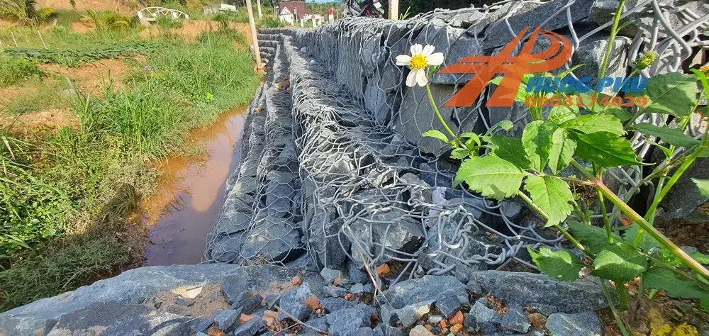 Rọ đá mạ kẽm và công trình tường chắn bảo vệ đường quốc lộ 27 - Đèo KrongPha 21 Rọ đá mạ kẽm và công trình tường chắn bảo vệ đường quốc lộ 27 - Đèo KrongPha