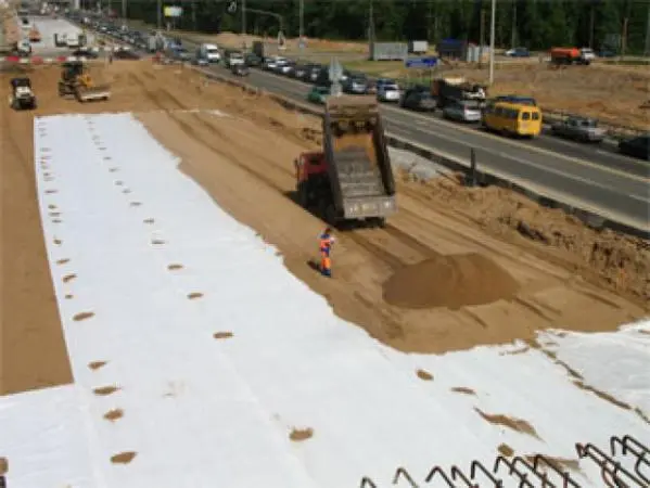 Cách Rải Vải Địa Kỹ Thuật- Bí Quyết Nền Móng Vững Chãi Cho Mọi Công Trình