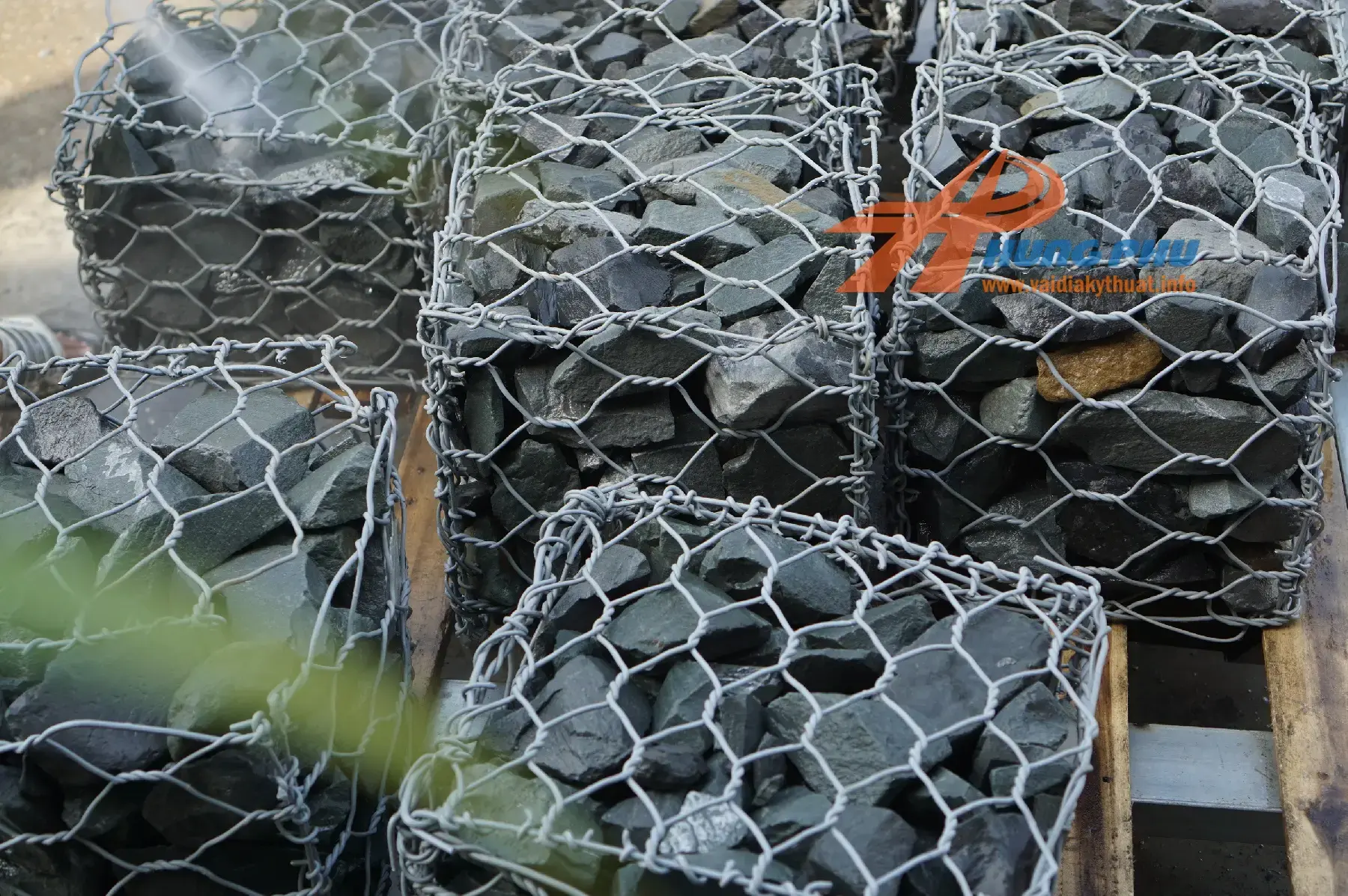 Giá rọ đá bọc nhựa: Tìm hiểu và so sánh các loại trên thị trường hiện nay 6 Giá rọ đá bọc nhựa: Tìm hiểu và so sánh các loại trên thị trường hiện nay