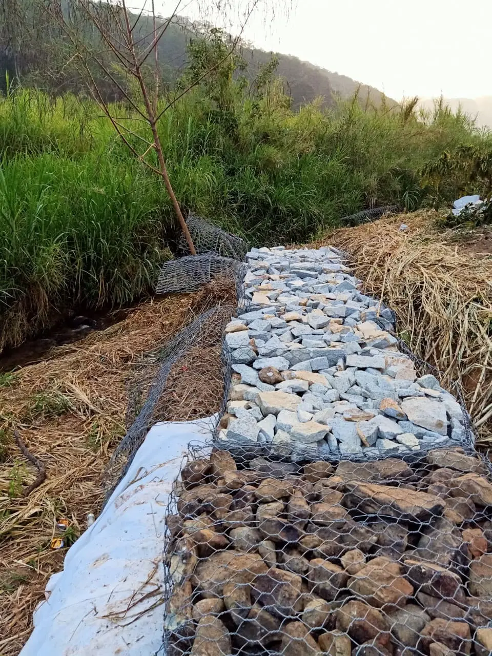 Thi công rọ đá Nghệ thuật kiến tạo bền vững - Bảo vệ thiên nhiên 12 Thi công rọ đá Nghệ thuật kiến tạo bền vững - Bảo vệ thiên nhiên