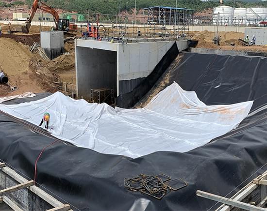 Bạt HDPE Khổ 6m - Giải Pháp Vàng Cho Mọi Công Trình