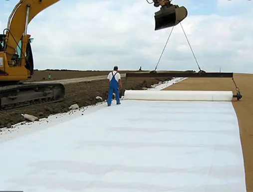 Bố trí lớp vải địa kỹ thuật không dệt đúng cách