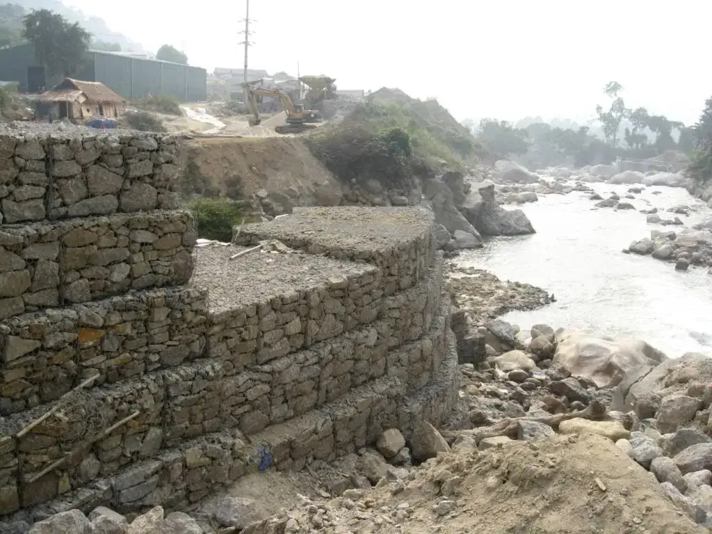 Rọ đá dây đan mạ kẽm 83 Rọ đá dây đan mạ kẽm