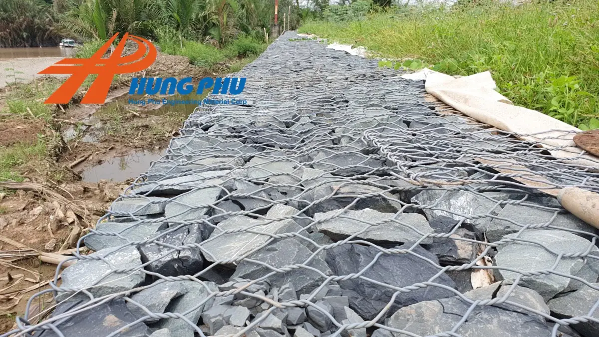 Lắp đặt rọ đá theo sơ đồ thiết kế