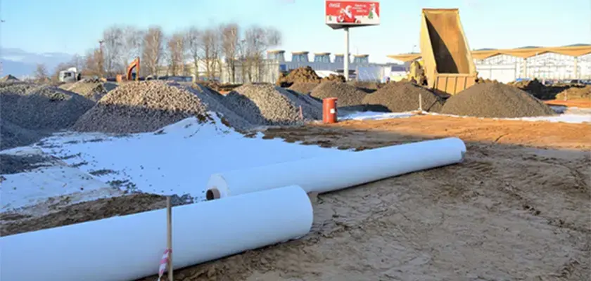 Vải địa kỹ thuật cần lưu ý gì khi vận chuyển? - Bảo Toàn & Hiệu Quả!