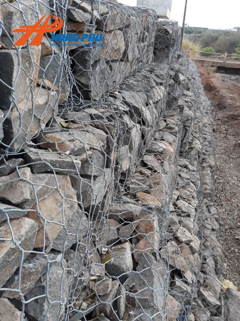 Xếp Chồng Rọ Đá Chắn Sóng - Giải Pháp Bền Vững Ven Biển