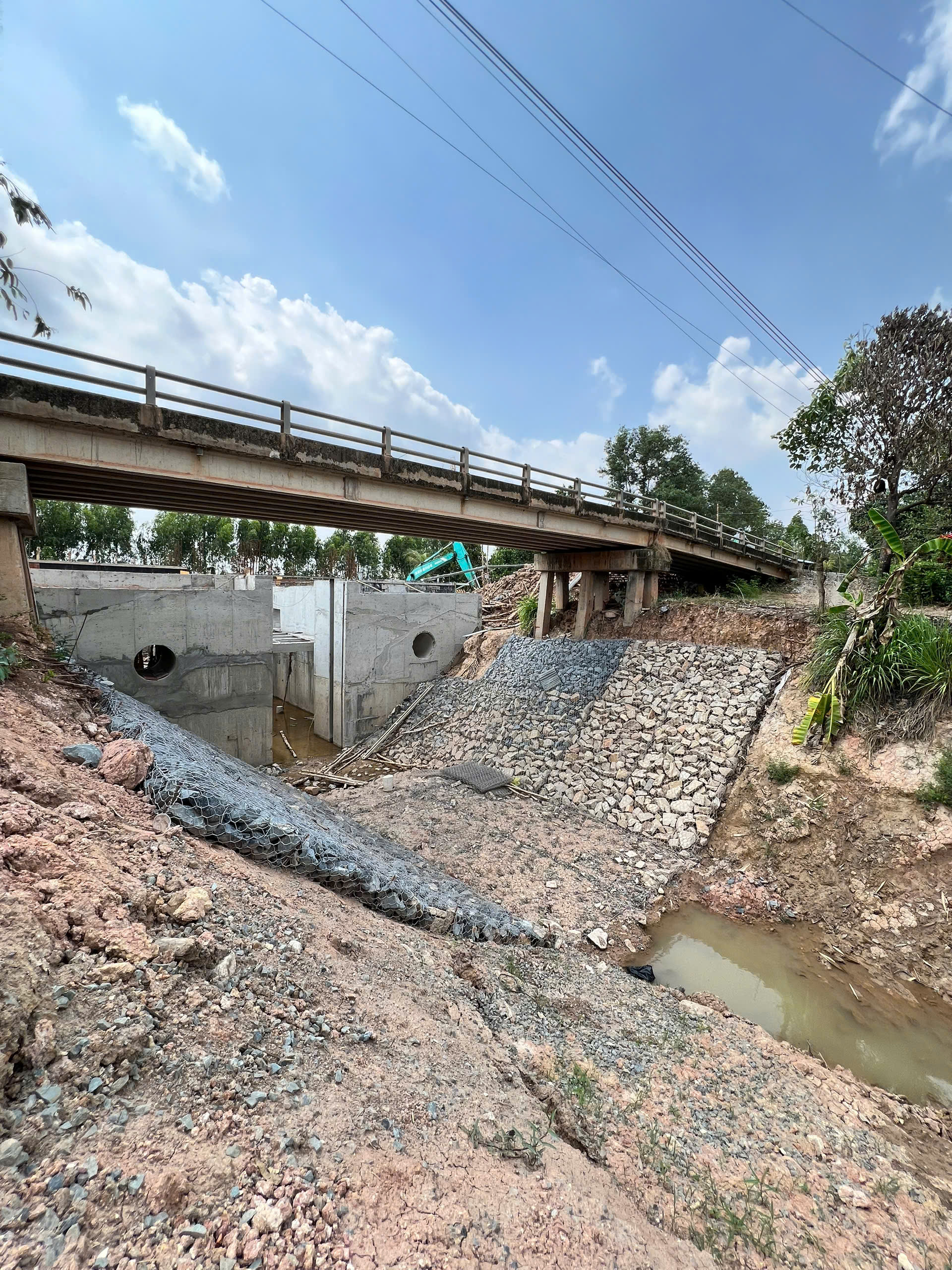 Mố cầu gia cố rọ đá 9 Mố cầu gia cố rọ đá